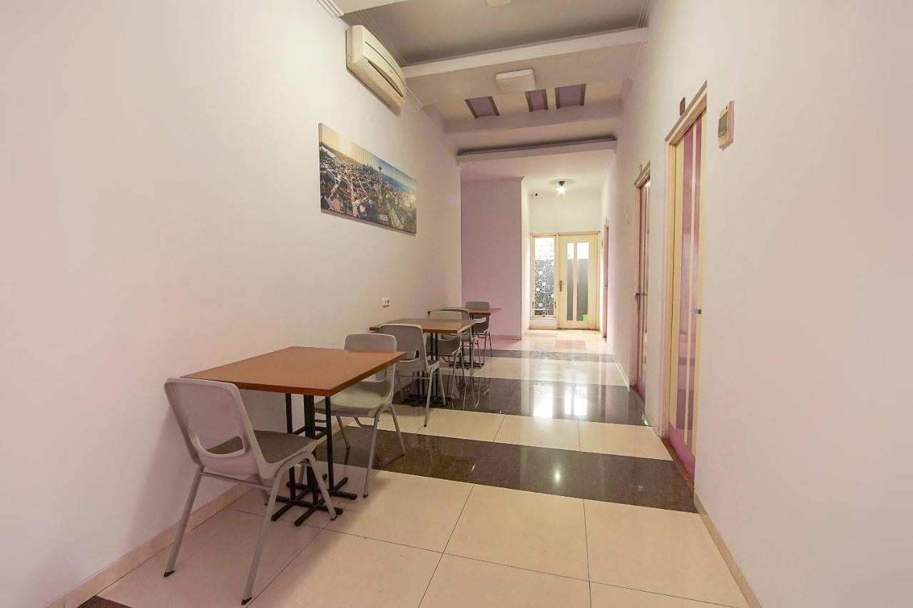 Urbanview Hotel Fiffa Kauman Malang Ngoại thất bức ảnh