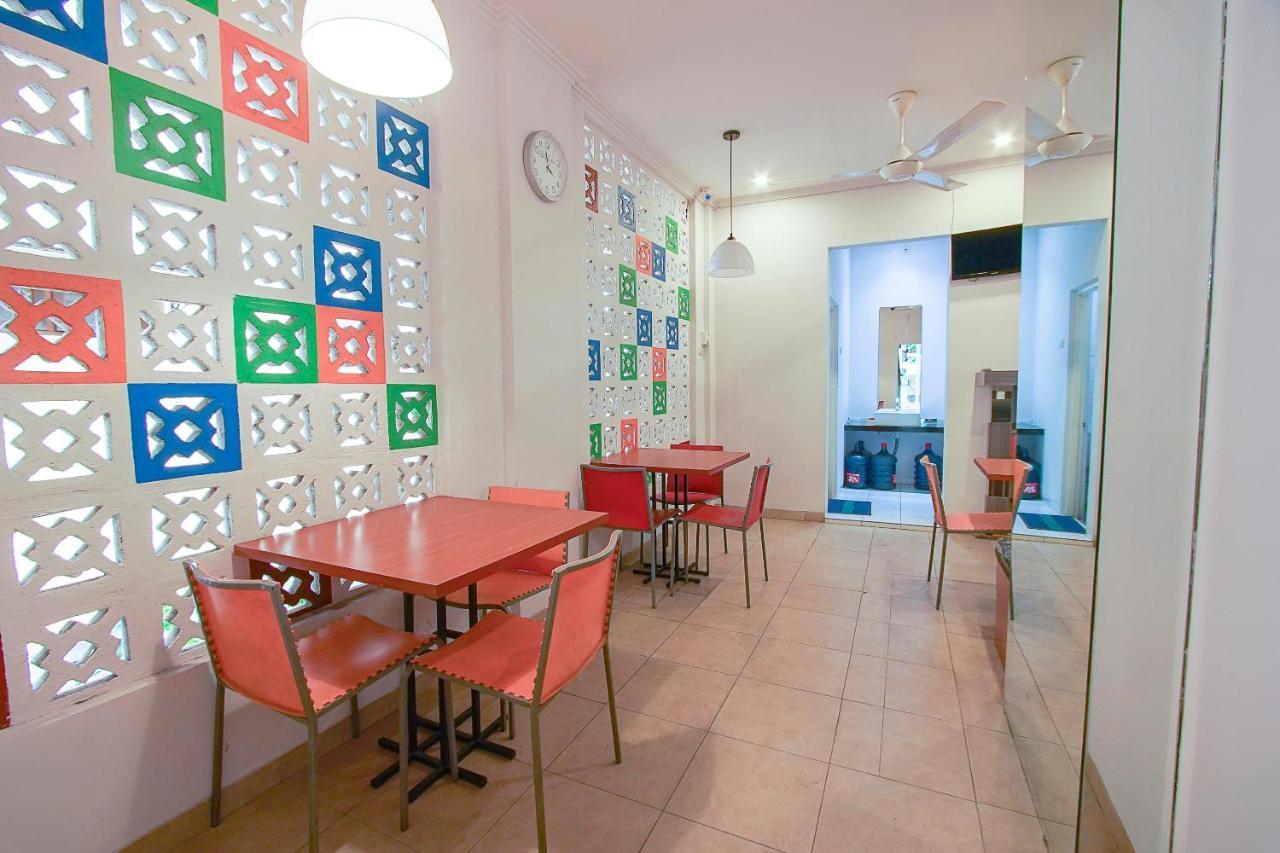 Urbanview Hotel Fiffa Kauman Malang Ngoại thất bức ảnh