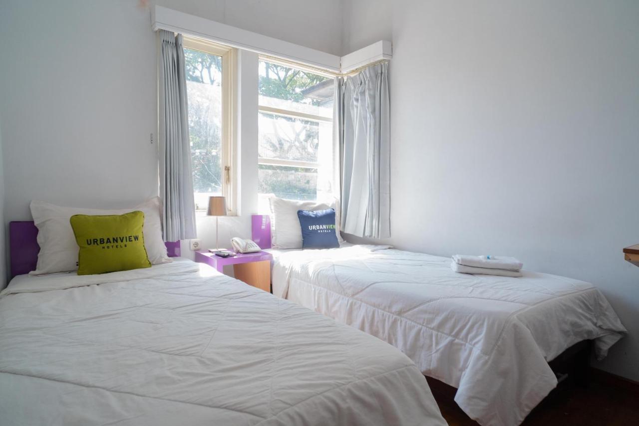 Urbanview Hotel Fiffa Kauman Malang Ngoại thất bức ảnh