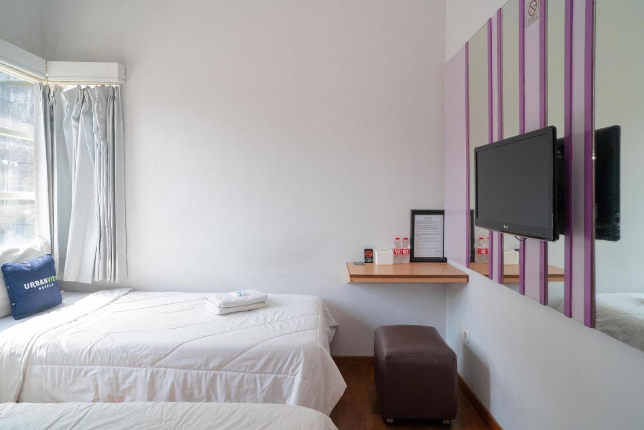 Urbanview Hotel Fiffa Kauman Malang Ngoại thất bức ảnh