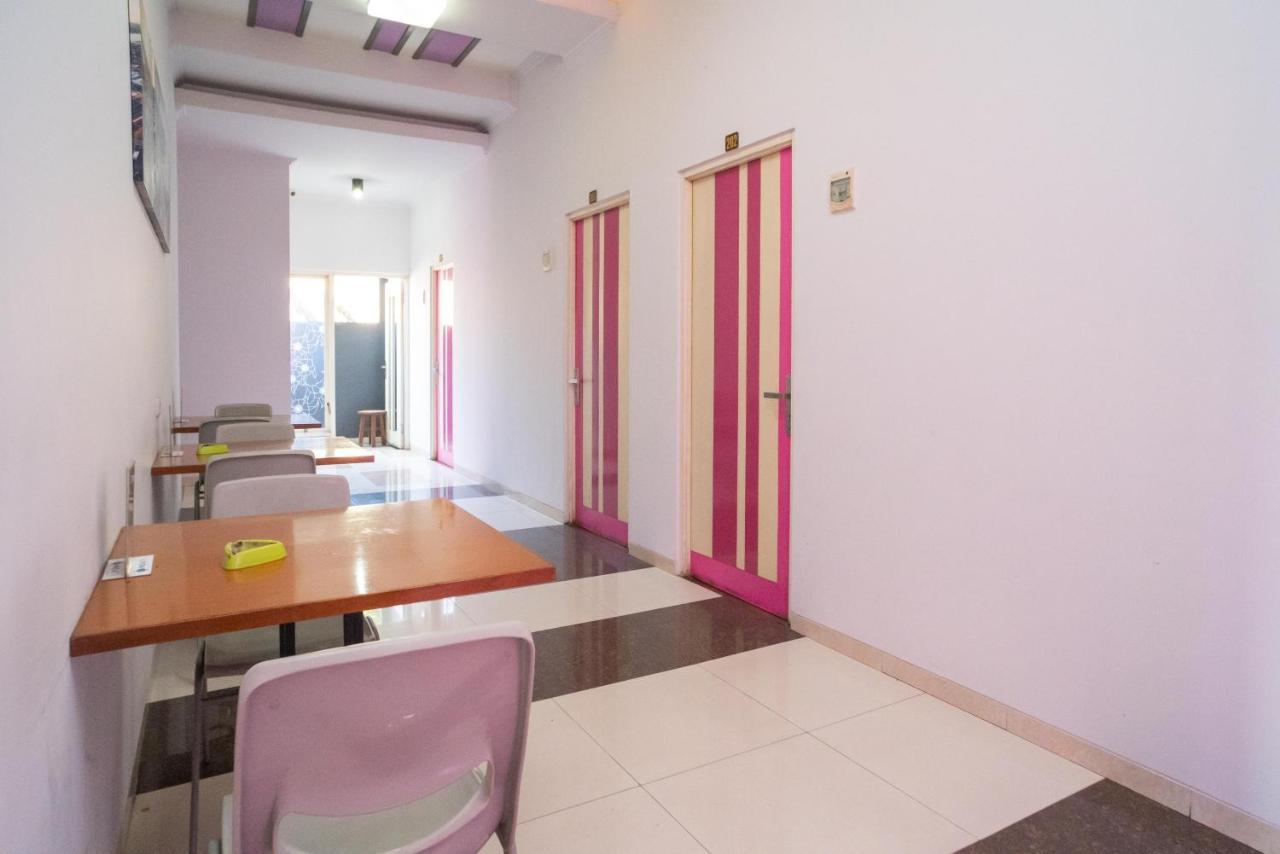 Urbanview Hotel Fiffa Kauman Malang Ngoại thất bức ảnh